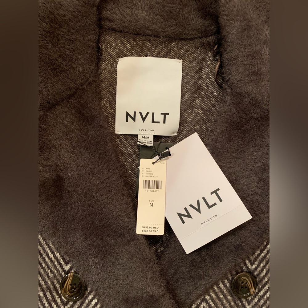NVLT Chevron Knit Double-Breasted Blazer
In: Espresso Chevron - Picture 5 of 5